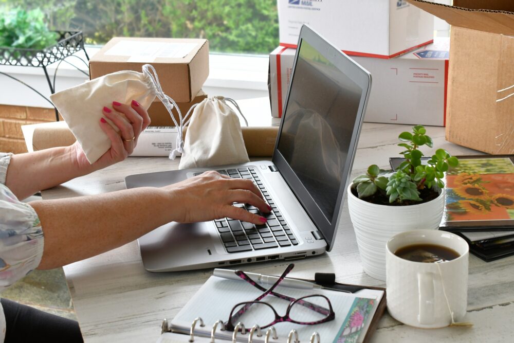 woman female working from home on her laptop compu XR2LSJ3
